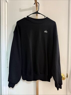 ALO Accolade Crew Neck Pullover